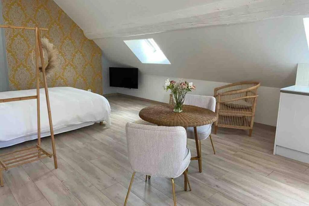 Au Coin Des Hospices Apartment Бон Екстериор снимка